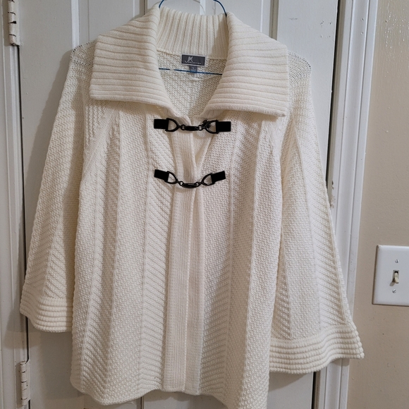 JM collection Cardigan with buckle detail. Off White size L - Picture 1 of 2